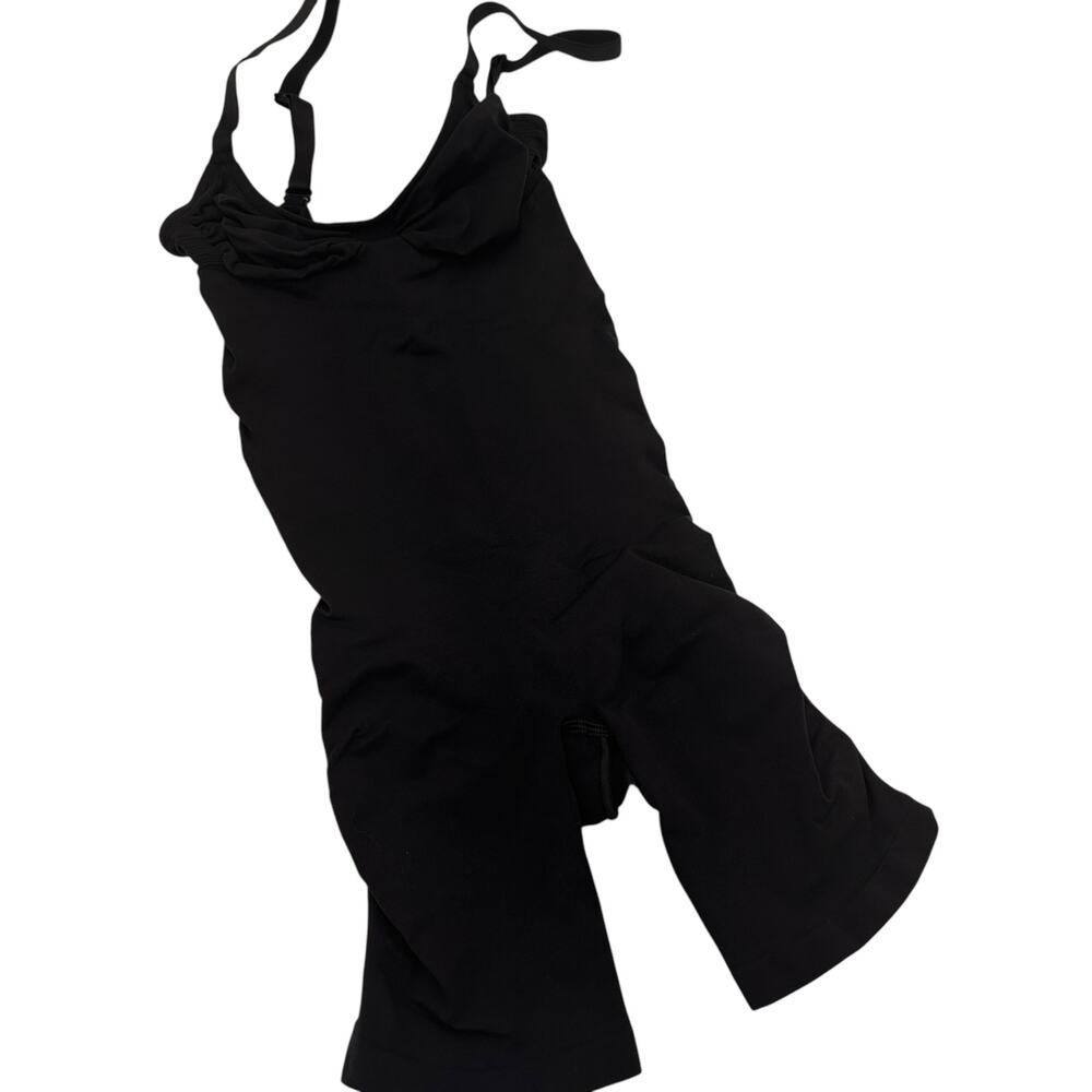 Skims Seamless Sculpting Mid Thigh Bodysuit Black Onyx NWOT Size Medium